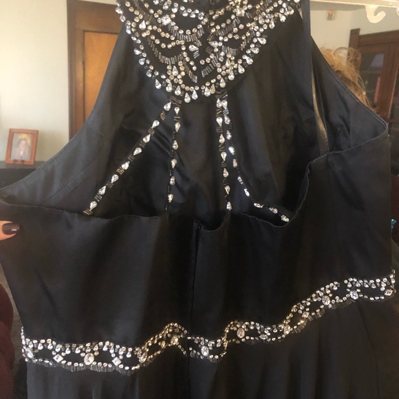 Beautiful plus size formal gown - Picture 2 of 5
